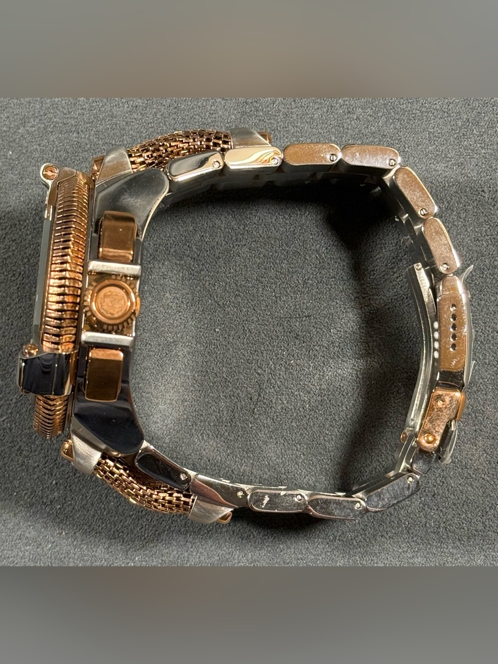 Invicta King Python Men’s Watch Quartz
Model 39735 - Picture 4 of 7